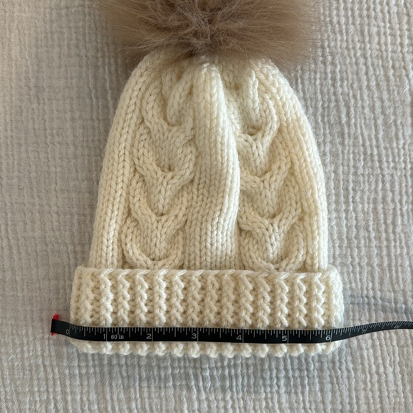 Hand-knit Mama + Me Hat Set - Picture 4 of 5